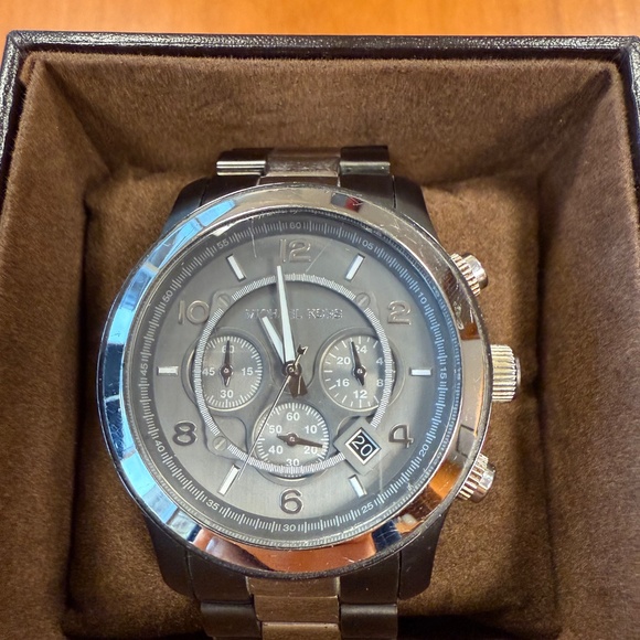 Michael Kors Chronograph Watch - Picture 7 of 7